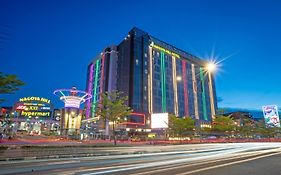 Nagoya Hill Hotel Batam Exterior photo