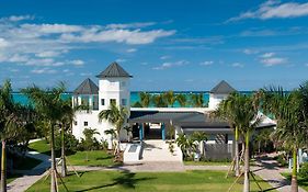 The Veranda Resort And Residences Teluk Grace Exterior photo