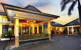 Ning Tidar Hotel Magelang Exterior photo