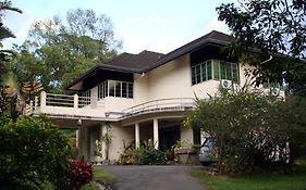 The Fairview Guesthouse Kuching Exterior photo