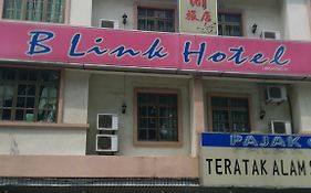B Link Hotel Kulai Exterior photo