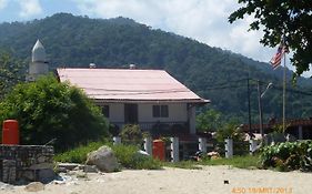 Shalini'S Guesthouse Batu Feringgi Exterior photo