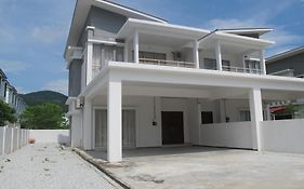 Properties Homestay, Balik Pulau Exterior photo