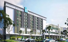 D Hotel Seri Iskandar Exterior photo