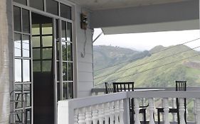 Azrien Homestay Kundasang Exterior photo