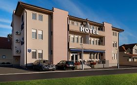 Airport Hotel Garni Belgrade Exterior photo