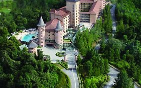 The Chateau Spa & Wellness Resort Bukit Tinggi Exterior photo