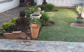 Tshulu Tsha Nabe B&B Bulawayo Exterior photo