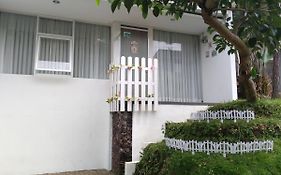 Alana Family Vila Villa Garut Exterior photo