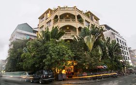 Anise Hotel And Restaurant Phnom Penh Exterior photo