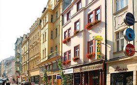 Hotel Kavalir Karlovy Vary Exterior photo