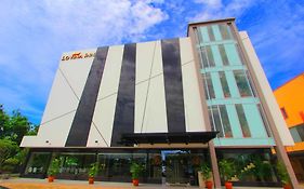 Lovina Inn Hotel Batam Nagoya Exterior photo