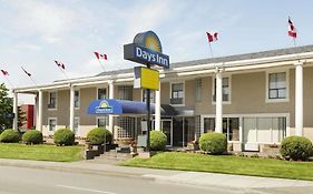 Days Inn By Wyndham Vancouver Metro Exterior photo