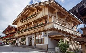 Das Gaestehaus Schneider Am Dorfplatz Hotel Alpbach Exterior photo