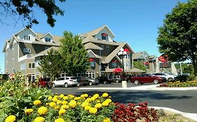 Cherry Tree Inn & Suites Traverse City Exterior photo