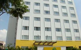 Lemon Tree Hotel Chennai Exterior photo