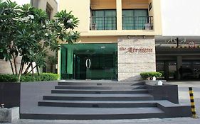 The Atrium Ratchada 13 Aparthotel Bangkok Exterior photo