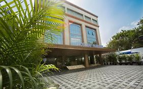 St Parklane Airport Hotel Chennai Exterior photo