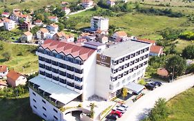 Hotel International Prishtina & Spa Prishtinë Exterior photo