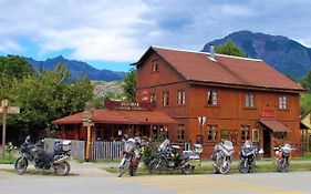 Hotel Antigua Casona Patagonia Futaleufu Exterior photo