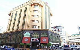 Metropolitan Hotel Manama Exterior photo