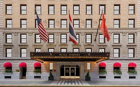 Hotel Plaza Athenee New York Exterior photo