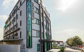 Bzz Hotel Skudai Exterior photo