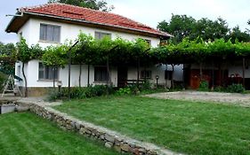 Holiday Home Life Tryavna Exterior photo