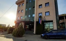 Hotel Princi i Arberit Prishtinë Exterior photo