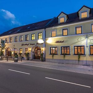 Hotel Bayrischer Loewe Osterhofen Exterior photo