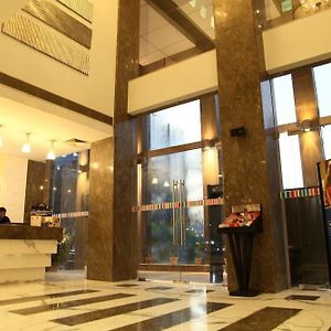 Grand Hometel A Sarovar Hotels Mumbai Exterior photo