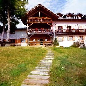 Rifugio Predaia Ai Todes'Ci Hotel Tres Exterior photo