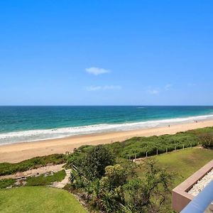 Beach And Ocean Front Penthouse With Wifi And Parking Entrance Exterior photo