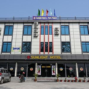 New Sunlight Hotel Kerwani Exterior photo
