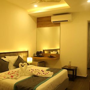 Park Iris Hotels, Mg Road Vijayawada Exterior photo