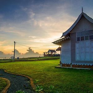 Umbut Bayu Bed & Breakfast Dungun Exterior photo