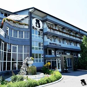 Black Lord Hotel Targu Mures Exterior photo