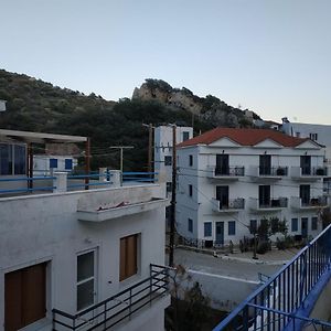 Stamatia'S Rooms Agios Kirykos  Exterior photo