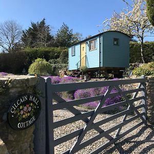 Shepherds Hut In The Hills - Nr. Mold Villa Nannerch Exterior photo