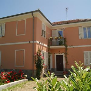 Il Melo Antico - Appartamenti In Villa D'Epoca Nel Cuore Del Monferrato Acqui Terme Exterior photo