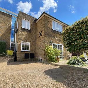 Delf Stream, Close To Town With Lovely Sunny Terrace Apartment Sandwich Exterior photo