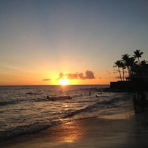 Magic Sands Home Steps From The Beach. Air Conditioned Kailua-Kona Exterior photo