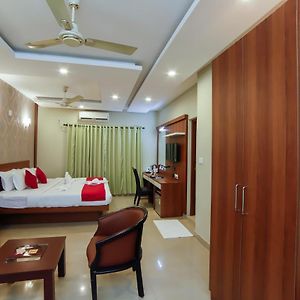 Sreepathi Indraprastha Hotel Guruvayur Exterior photo