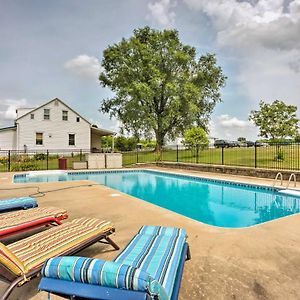 Charming Berger Apt On 42-Acre Farm With Pool Access Apartment Exterior photo