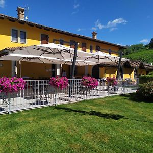 La Bossolasca Albergo Ristorante Santo Stefano Belbo Exterior photo