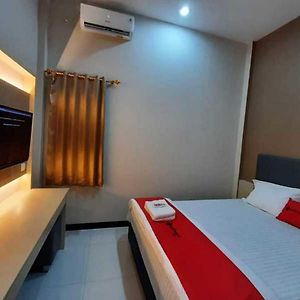 Reddoorz Near Universitas Muhammadiyah Purwokerto Hotel Kembaran Exterior photo