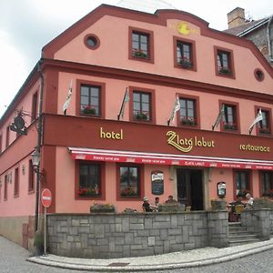 Hotel Zlata Labut Kraliky Exterior photo