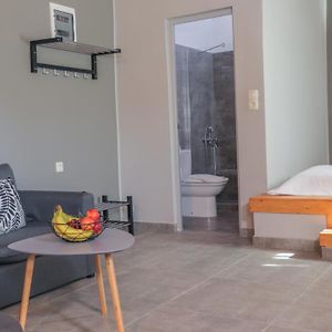 Spitakia-Cozy & Comfy Apartments 10Minutes From The Airport Artemida  Exterior photo