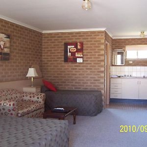 Arcadia Motor Inn Corowa Room photo