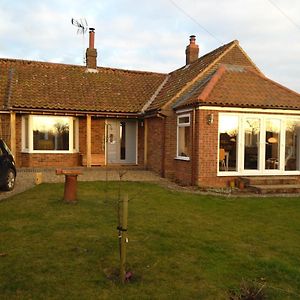 The Old Wash House Bed & Breakfast Fakenham Exterior photo